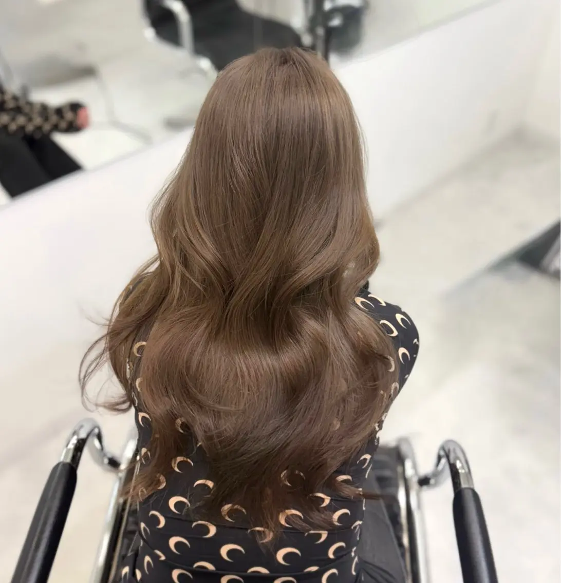 ロング カラー ワンホンヘア 🤍𝑀𝐼𝐻𝑂のヘアスタイル
