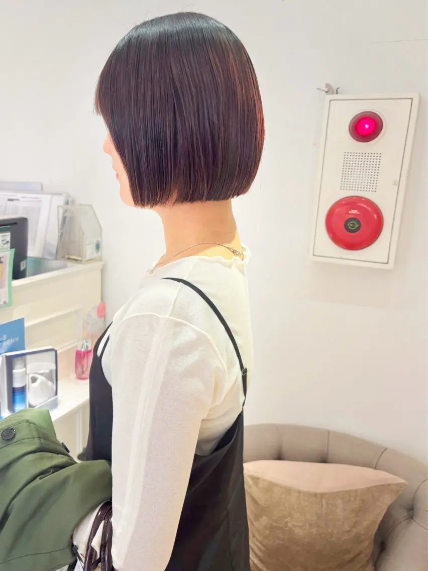 ショート カラー カット 縮毛矯正 トリートメント 齋藤 咲のヘアスタイル