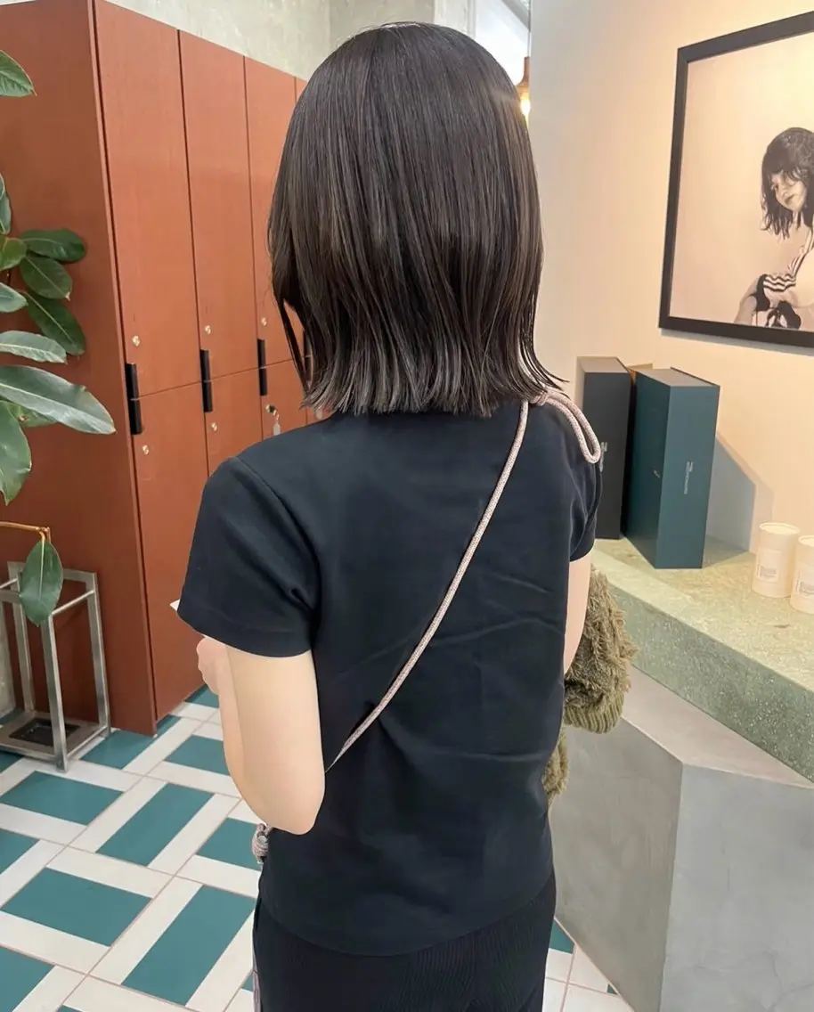 ミディアム ヘアカラー MIINA / 透明感カラーのヘアスタイル