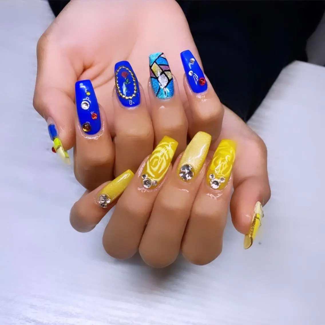 ネイル アートネイル ストーンネイル ハンドネイル Miley nailのネイルデザイン
