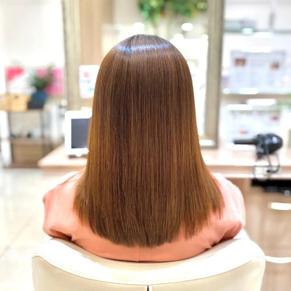 【✨平日限定✨️】後ろ姿も褒められる縮毛矯正+カット+トリートメントの写真