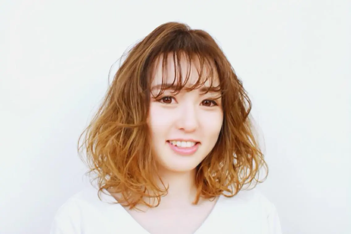 ミディアム カラー グラデーションカラー 🇰🇷透明感×ハイ トーン🌟tomoのヘアスタイル