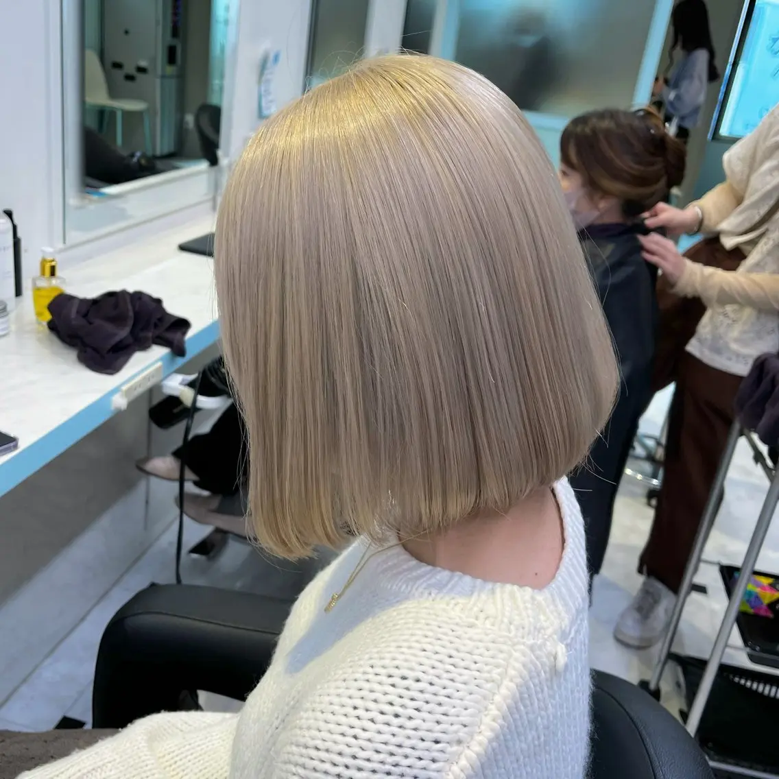 ショート カラー ヘアカラー トリートメント ブリーチカラー 🩵MIZUKIのヘアスタイル