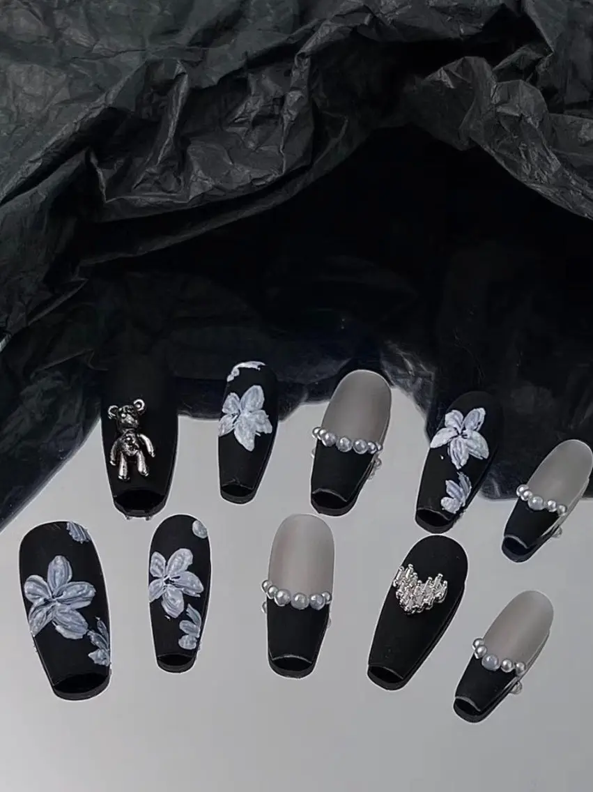 ネイル 💫🌸💕リサ nail ⭐️✨のネイルデザイン