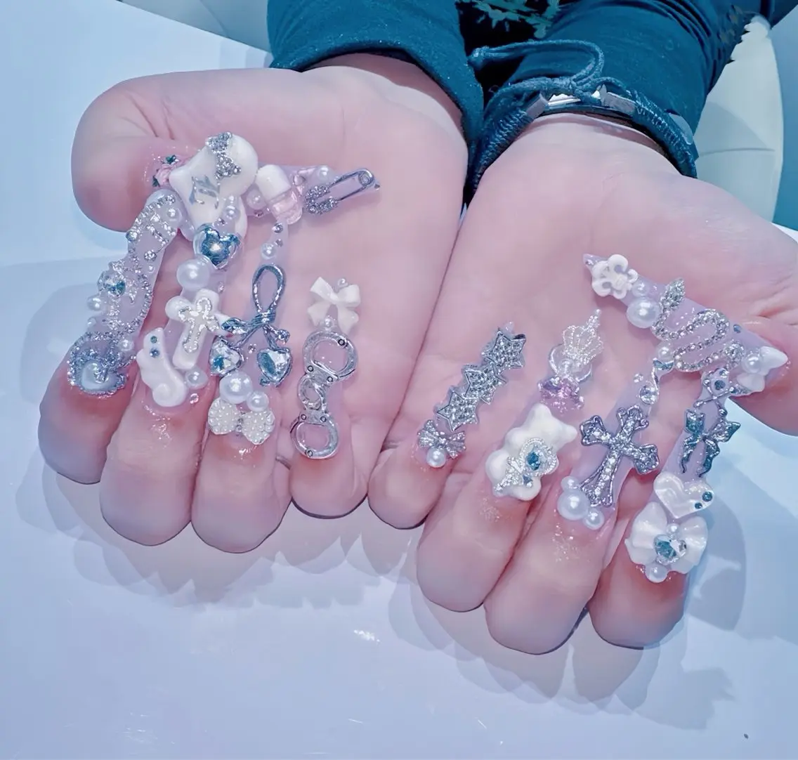ネイル オーロラネイル ブルー フットネイル ジェルネイル 氷ネイル・うるうるネイル ハンドネイル Rin Nail 新大久保店のネイルデザイン
