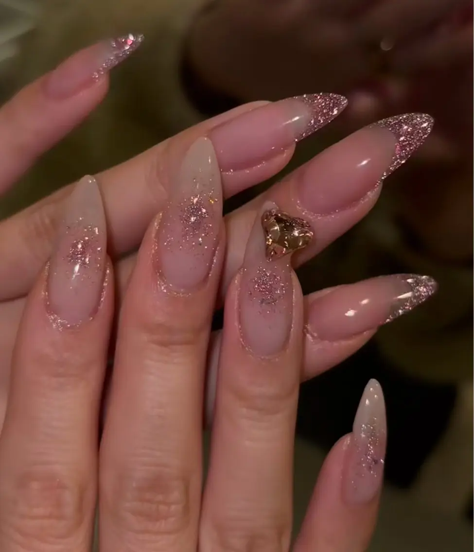ネイル チークネイル フレンチネイル グラデーション 韓国ネイル マグネットネイル Hana Nailのネイルデザイン