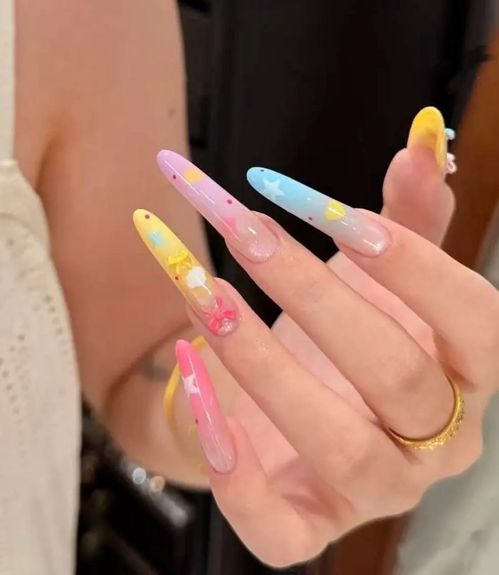 ネイル オーロラネイル フラワーネイル フットネイル フレンチネイル ジェルネイル ハンドネイル BabyYouMi nailのネイルデザイン
