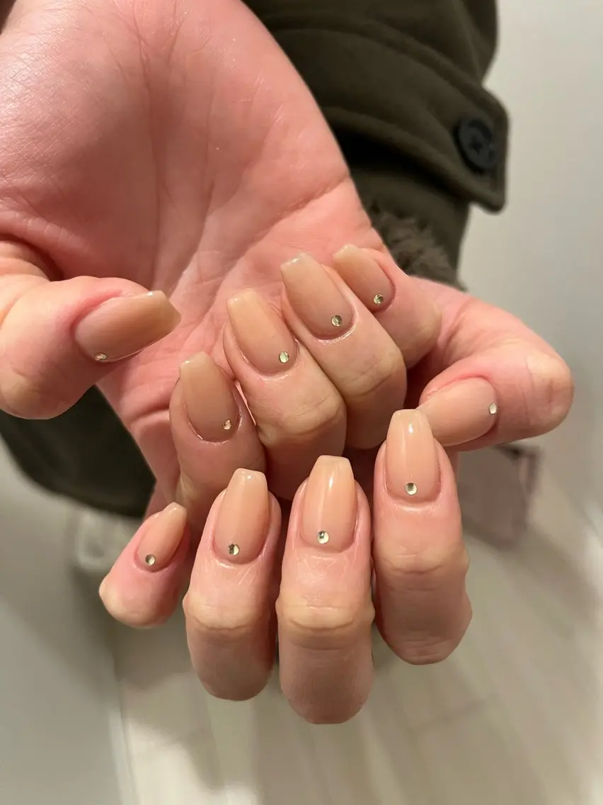 ネイル ストーンネイル ハンドネイル 【うるちゅるnail 】🩰maiのネイルデザイン