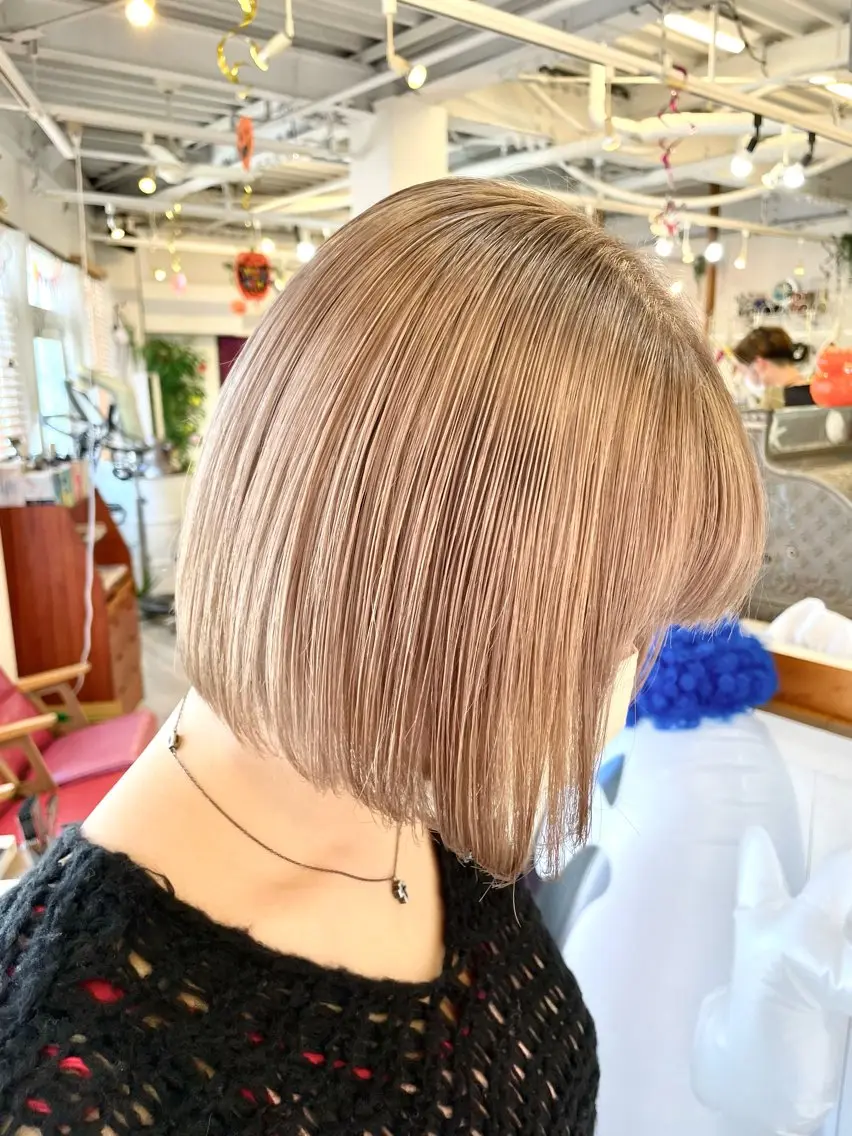 ミディアム カラー インナーカラー 推し ブリーチ 髪質改善のヘアスタイル