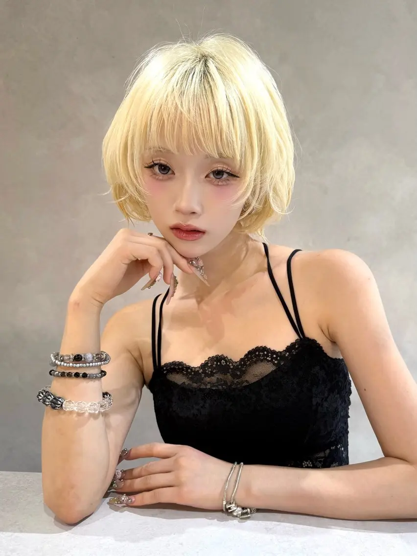 ショート ✨レイヤー・ブリーチ なしダブル特化✨のヘアスタイル