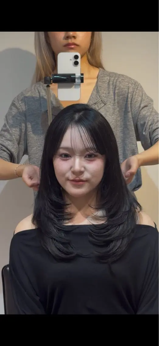 ロング 真下 瑞歩のヘアスタイル