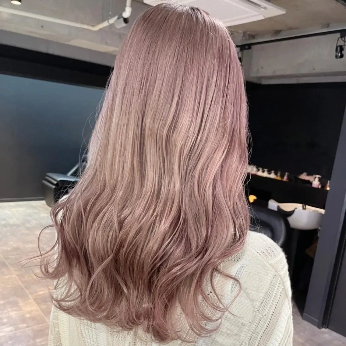 ロング カラー ベージュカラー ミルクティーベージュ ヘアカラー トリートメント ✨MiL✨ ✨心斎橋✨のヘアスタイル