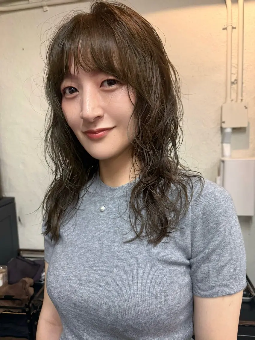 セミロング カラー パーマ セミロングパーマ グレージュ オリーブグレージュ オリーブグレー レイヤーカット カット ヘアカラー パーマ トリートメント 森貴裕/ニュアンス パーマ/オリーブのヘアスタイル
