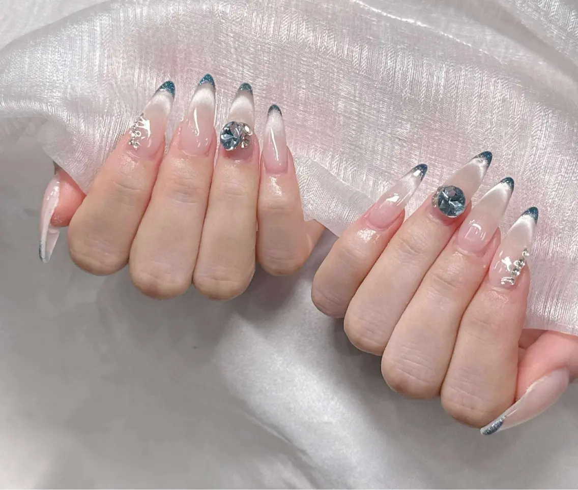 ネイル 長さ出し グラデーション 卒業式 キラキラネイル マグネットネイル ハンドネイル Lee Nailsのネイルデザイン