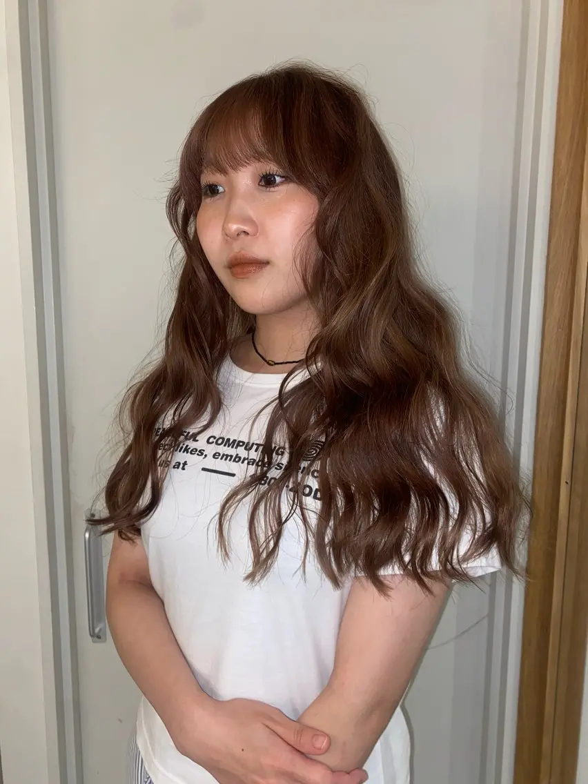 ロング ナイトウ コトのヘアスタイル