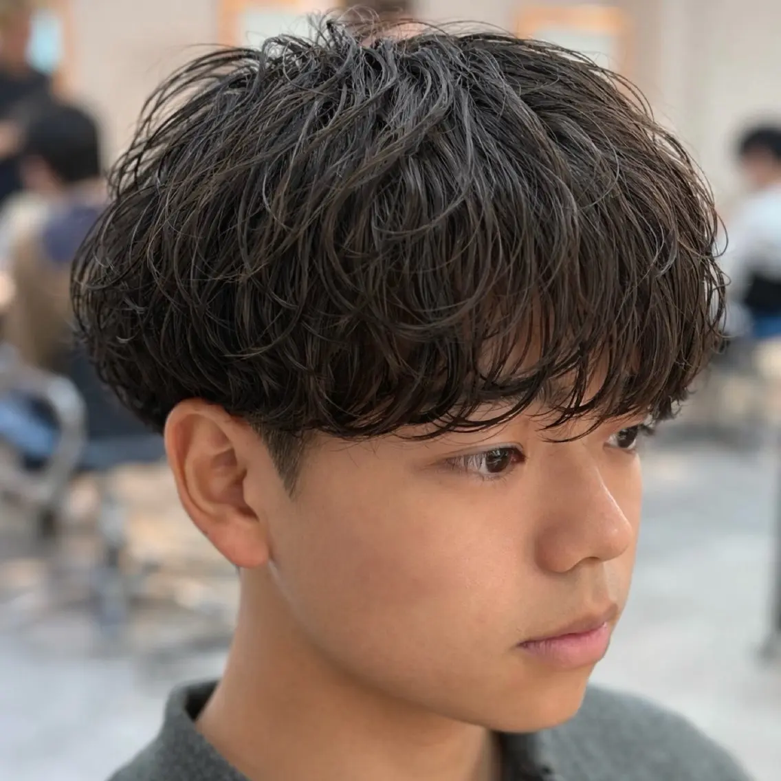 パーマ メンズ フェザーパーマ マッシュ メンズパーマ 波巻きパーマ ニュアンスパーマ カット パーマ 男の理想を叶える🔥 メンズパーマ特化｜関のヘアスタイル