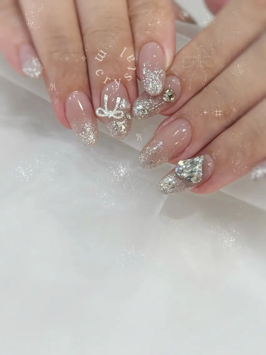 ミディアム Nailsalon M-crystalのネイルデザイン