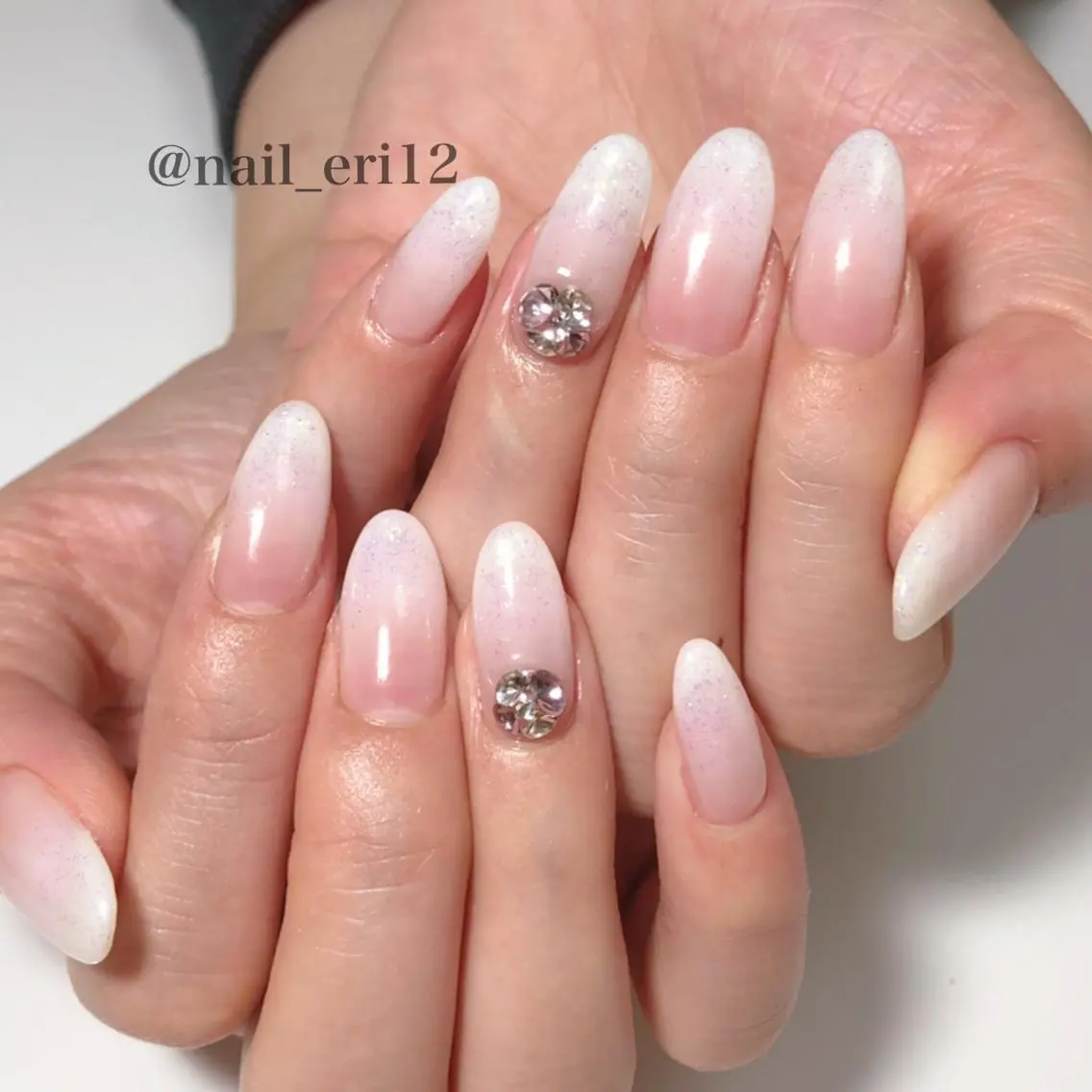 ミディアム ネイル ラメ(グリッター) nail salon &e eriのネイルデザイン