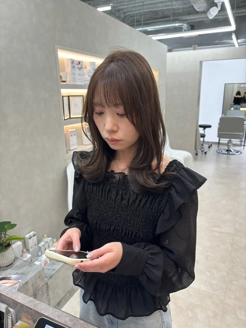 ミディアム カット ヘアカラー トリートメント 韓国ヘア🇰🇷/ スパ/MAAYAのヘアスタイル