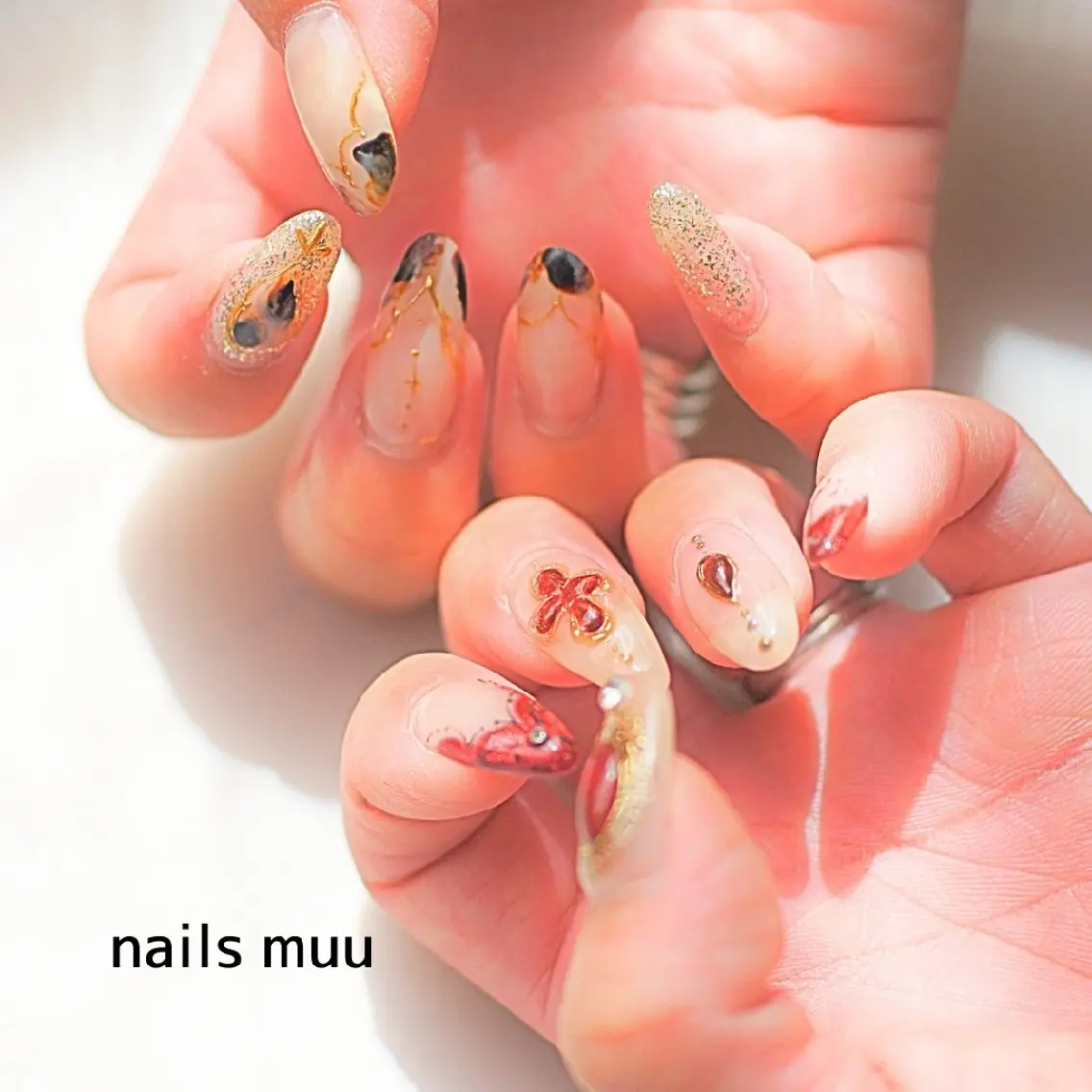 ネイル べっ甲ネイル ゴージャス 赤色 ホワイト nails muu まゆのネイルデザイン