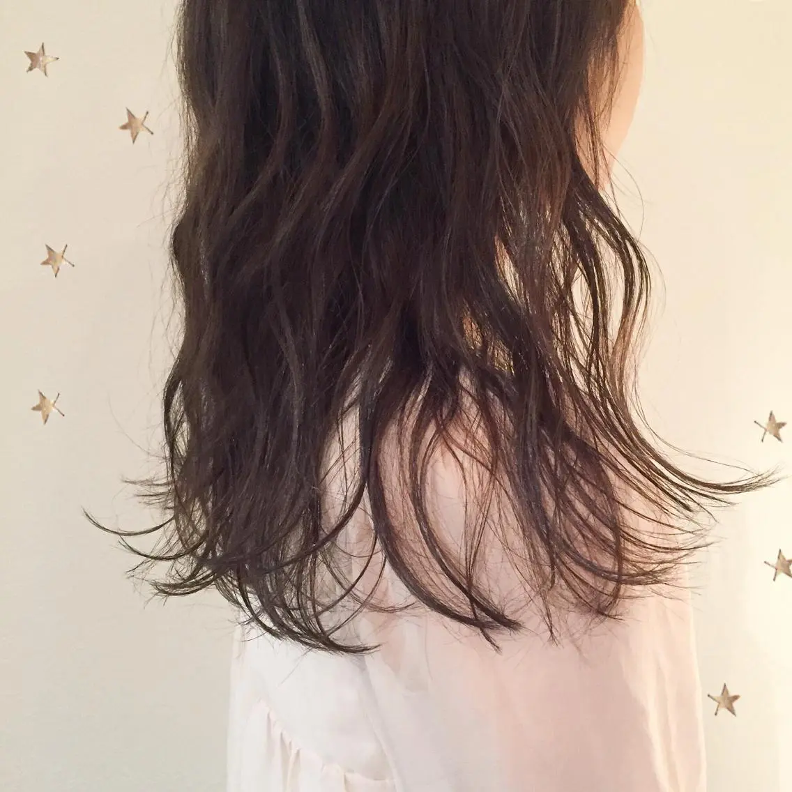 セミロング アッシュ 市川 千夏のヘアスタイル
