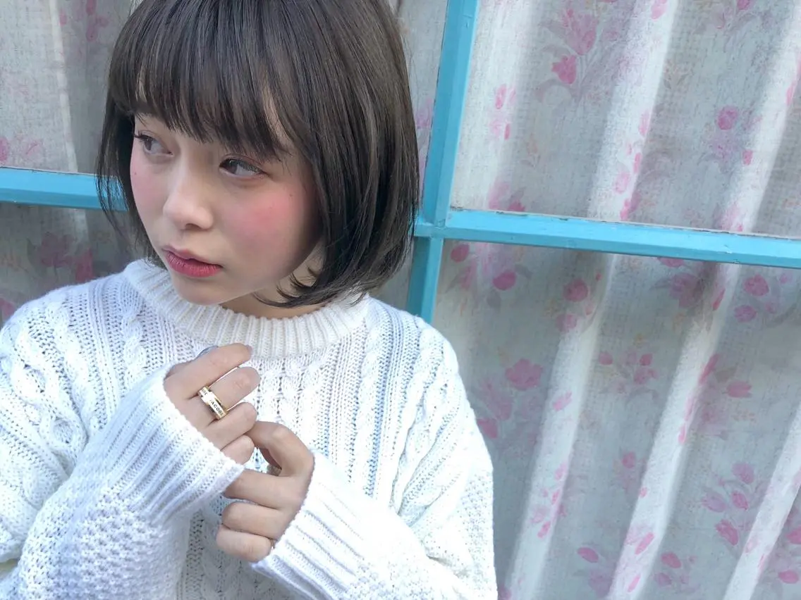 ショート カラー 透明感カラー グレージュ 髪質改善、エクステ 山口卓哉のヘアスタイル
