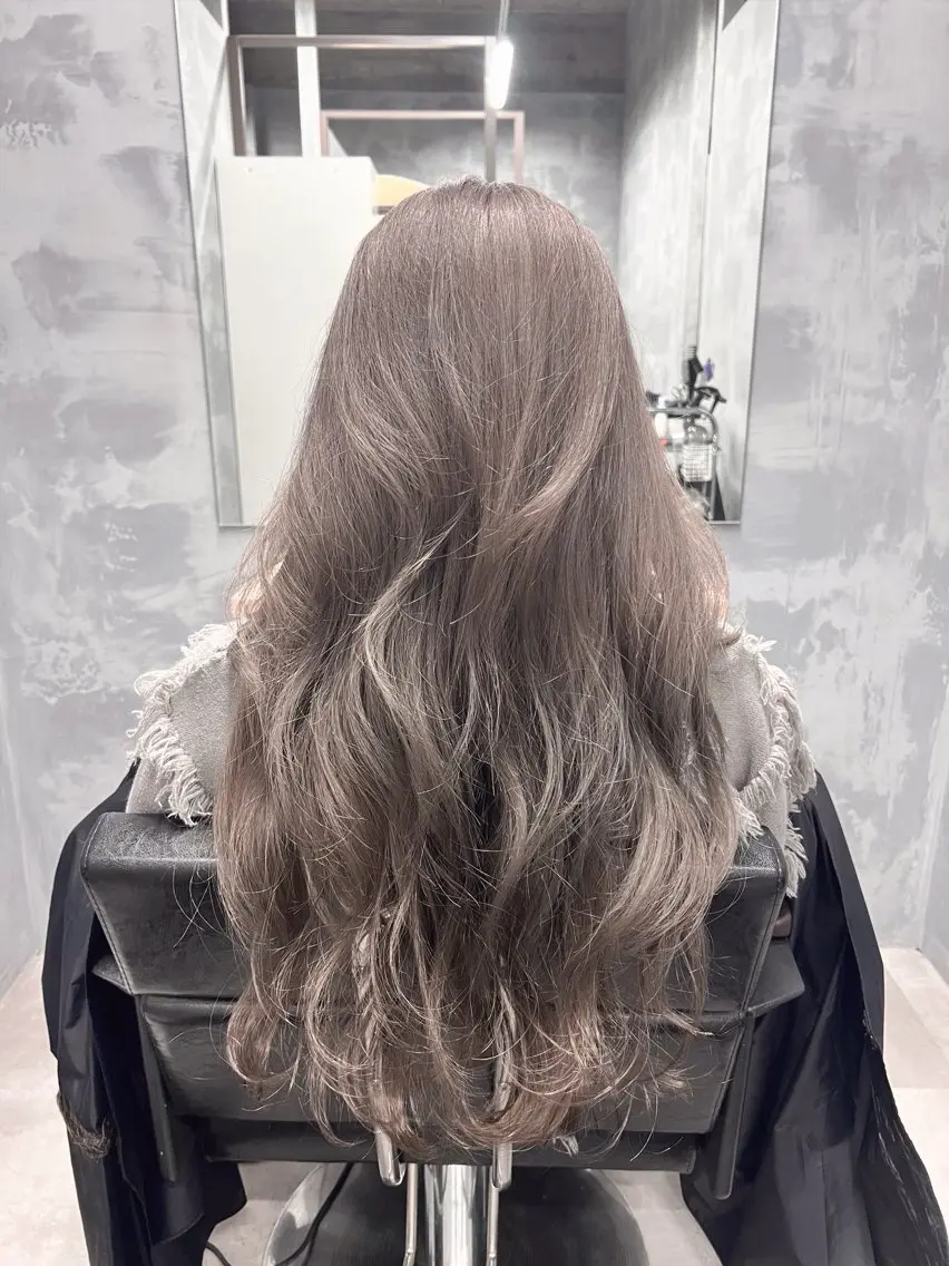 ロング ボブ ハイライト 髪質改善 カット ヘアカラー newi ナカノのヘアスタイル