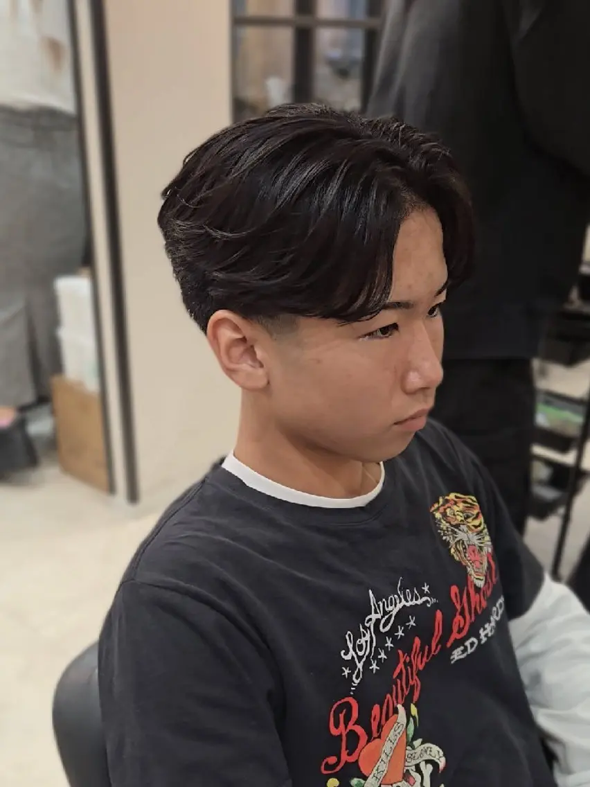 メンズ ミディアム センターパート フェードカット 学生（メンズ向け） 学生 カット ヘアセット LEN名古屋/パーマ 海外ヘア/メンズ特化のヘアスタイル