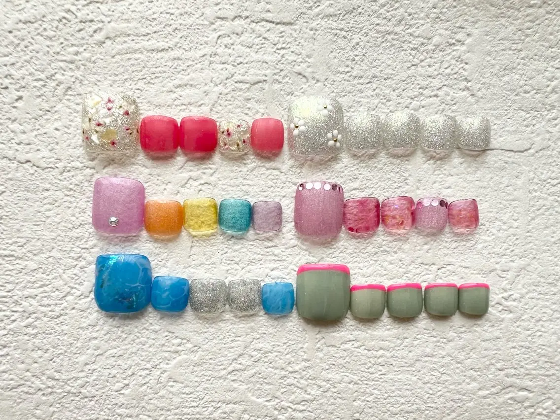 ネイル フットネイル シンプルネイル AlohaLuana 🌺jrネイリストのネイルデザイン