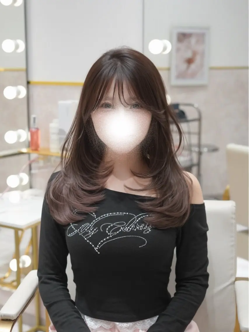 ミディアム カット ヘアカラー 艶ダブルカラー🩰ハ イトーン🤍香織のヘアスタイル