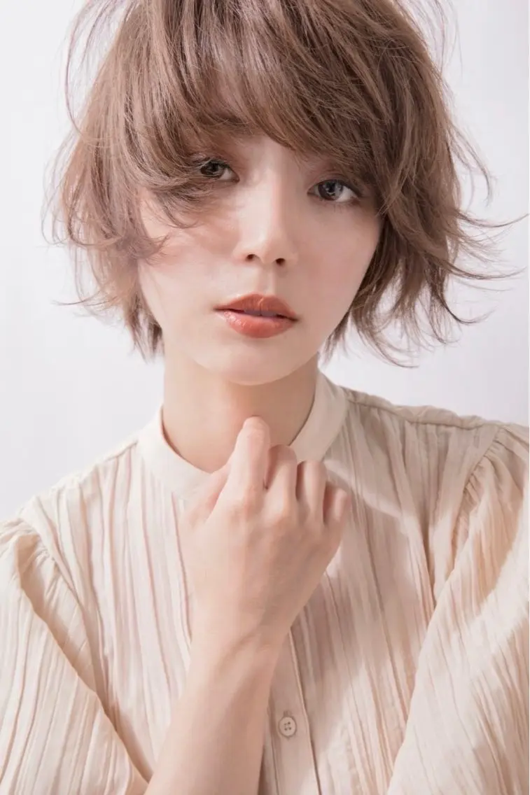 ショート カット ヘアカラー 永易 梓美のヘアスタイル