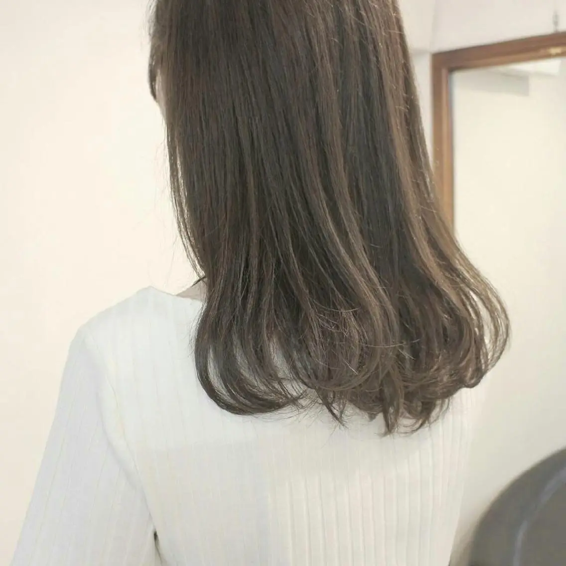 カラー グレージュ クニモトハルナ ボブ/柔らかカラーのヘアスタイル