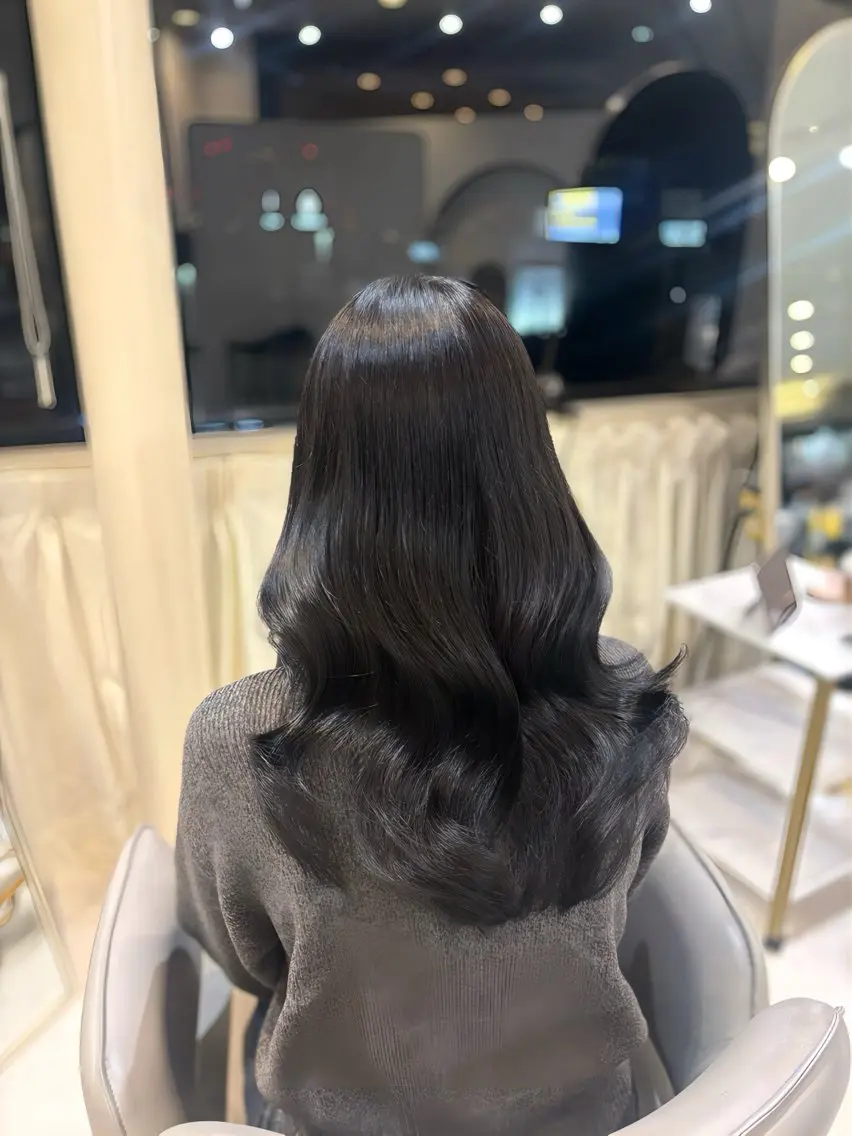ロング カラー ヘアカラー 大西 愛梨のヘアスタイル