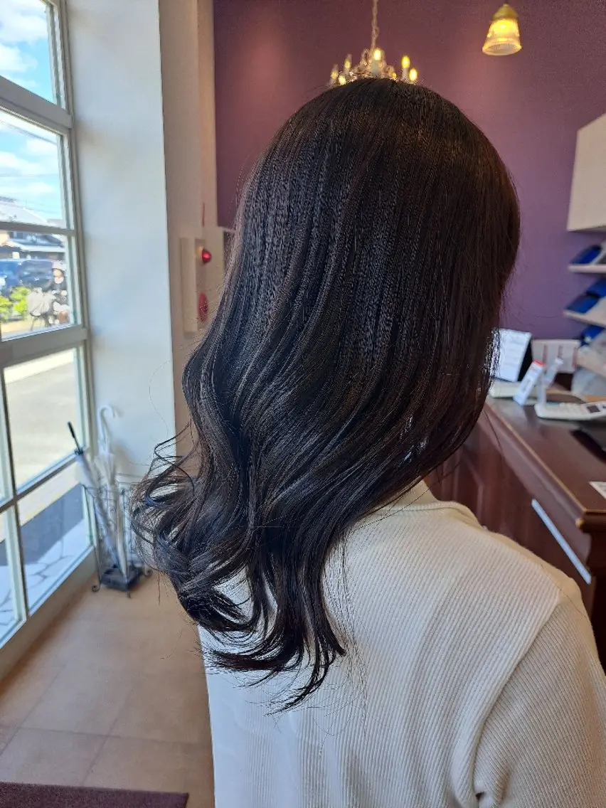 セミロング カラー 本多 いぶきのヘアスタイル