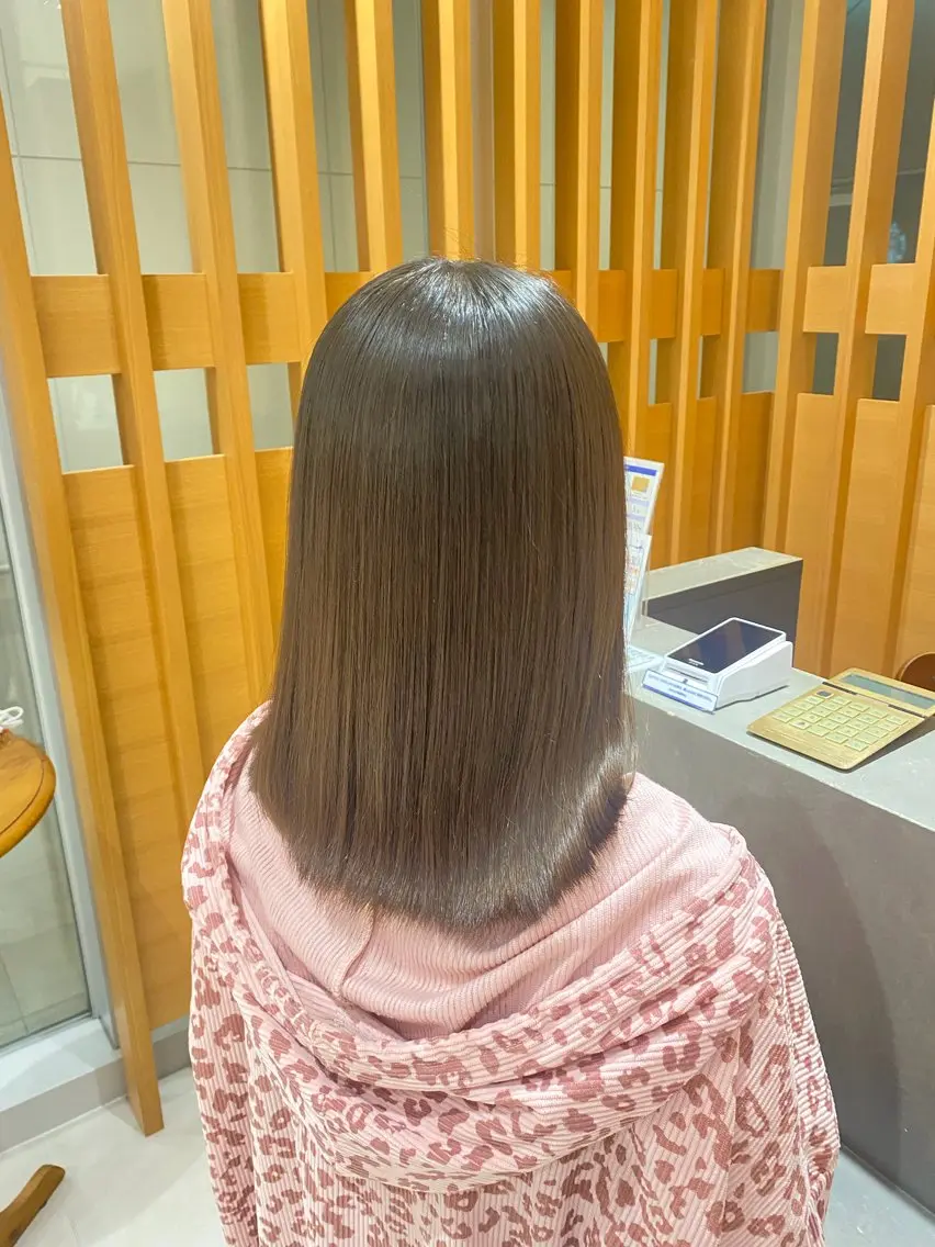 ショート パーマ 縮毛矯正 トリートメント 💎ツヤ髪ストレート カラー💎かのんのヘアスタイル
