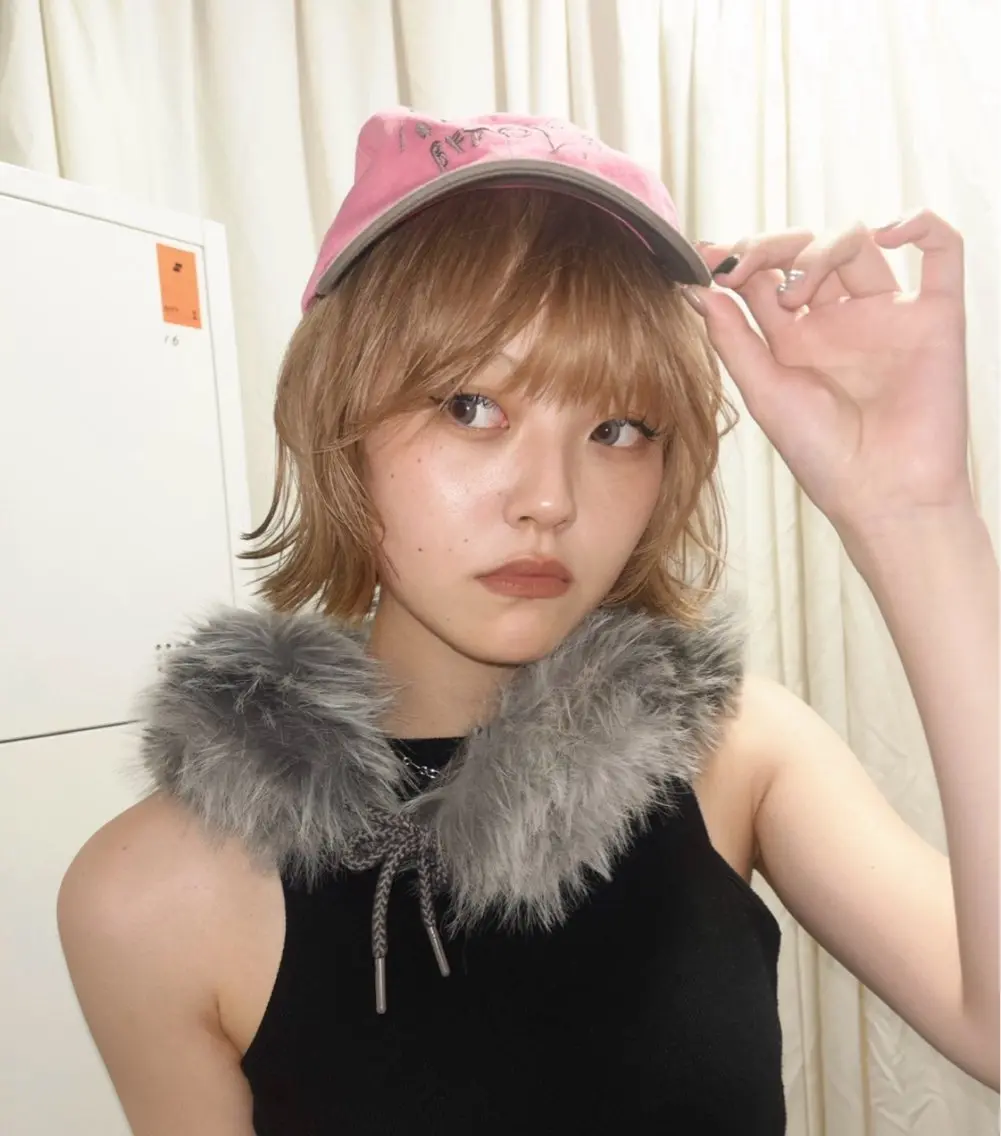 ショート カラー miu🪅縮毛矯正 モデル募集のヘアスタイル