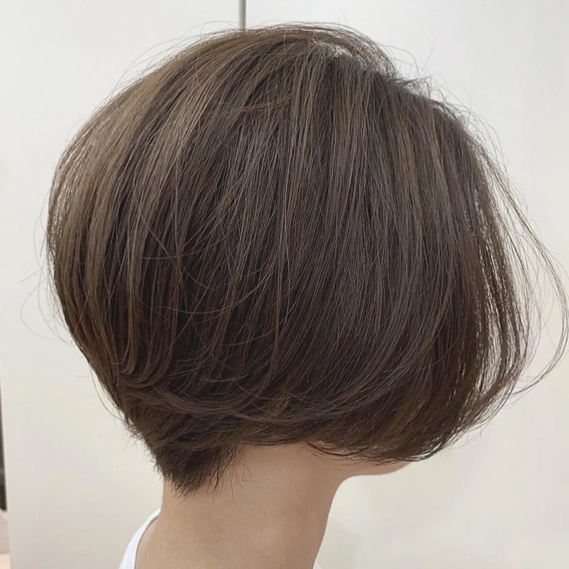 ショート カラー グレージュ ayaka 大宮のヘアスタイル