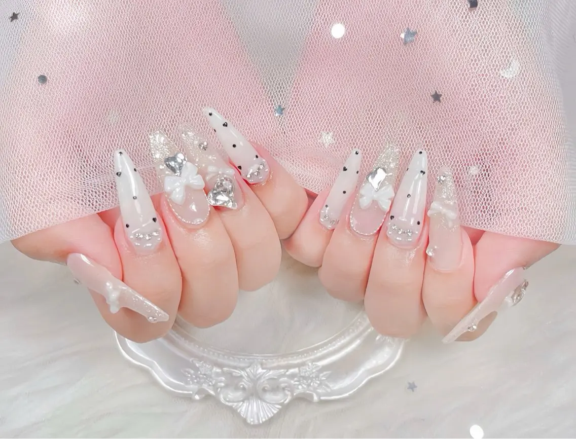 ネイル チークネイル 長さ出し フレンチネイル ジェルネイル グラデーション ハンドネイル THANHTHANH NAILのネイルデザイン