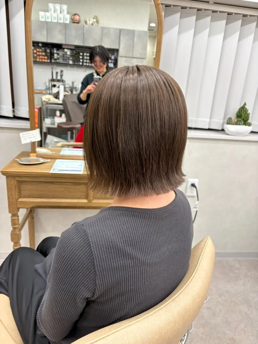 ミディアム ボブ 外ハネヘア カット 前田 香恋のヘアスタイル