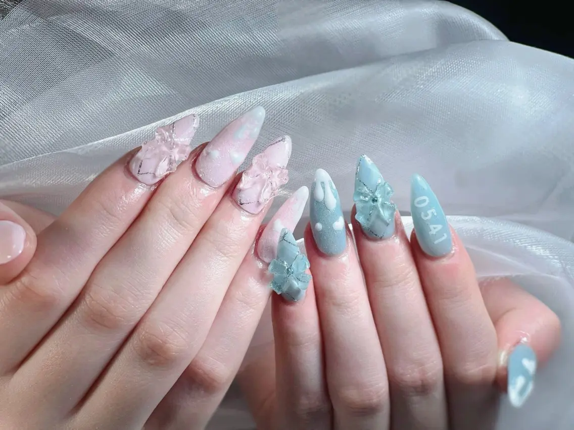 ネイル アートネイル グラデーション キラキラネイル ニュアンスネイル オフィスネイル ハンドネイル Amee Nail Salonのネイルデザイン