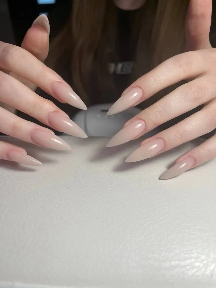 ネイル フレンチネイル ジェルネイル 韓国ネイル マグネットネイル 持ち込み ハンドネイル Royal nail_Mimiのネイルデザイン
