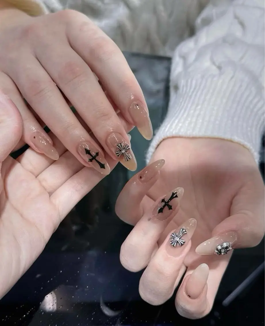 ネイル チークネイル フレンチネイル グラデーション キラキラネイル 韓国ネイル Minette nailHuongのネイルデザイン