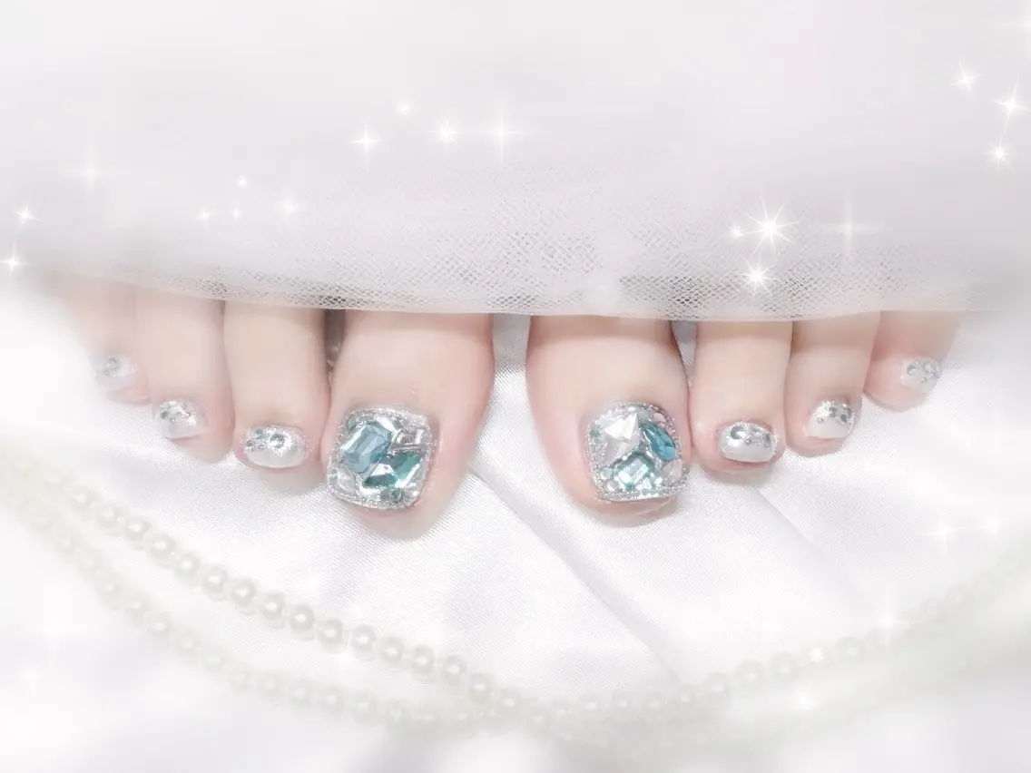 ネイル フットネイル 𝗝𝗨𝗥𝗜🎀 niconail三鷹のネイルデザイン