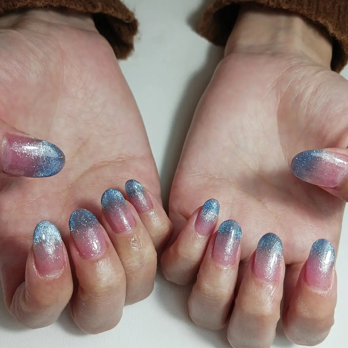ネイル ブルー ジェルネイル グラデーション キラキラネイル マグネットネイル ハンドネイル owlnail /持込みデザイン専門のネイルデザイン