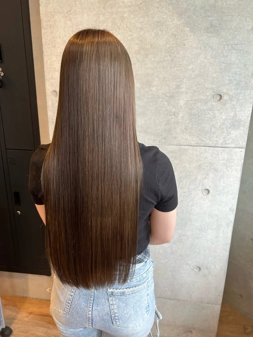 代表山本似合わせヘアカラー。資生堂ヒアルロン酸入り水光肌ヘアカラー剤など100種類を超えるカラー商材でオリジナル配合。の写真