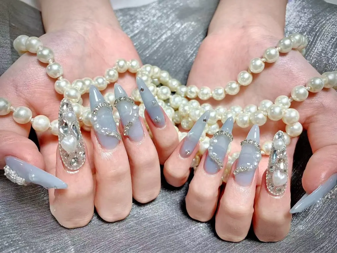ロング ハンドネイル rose ネイルサロンのネイルデザイン