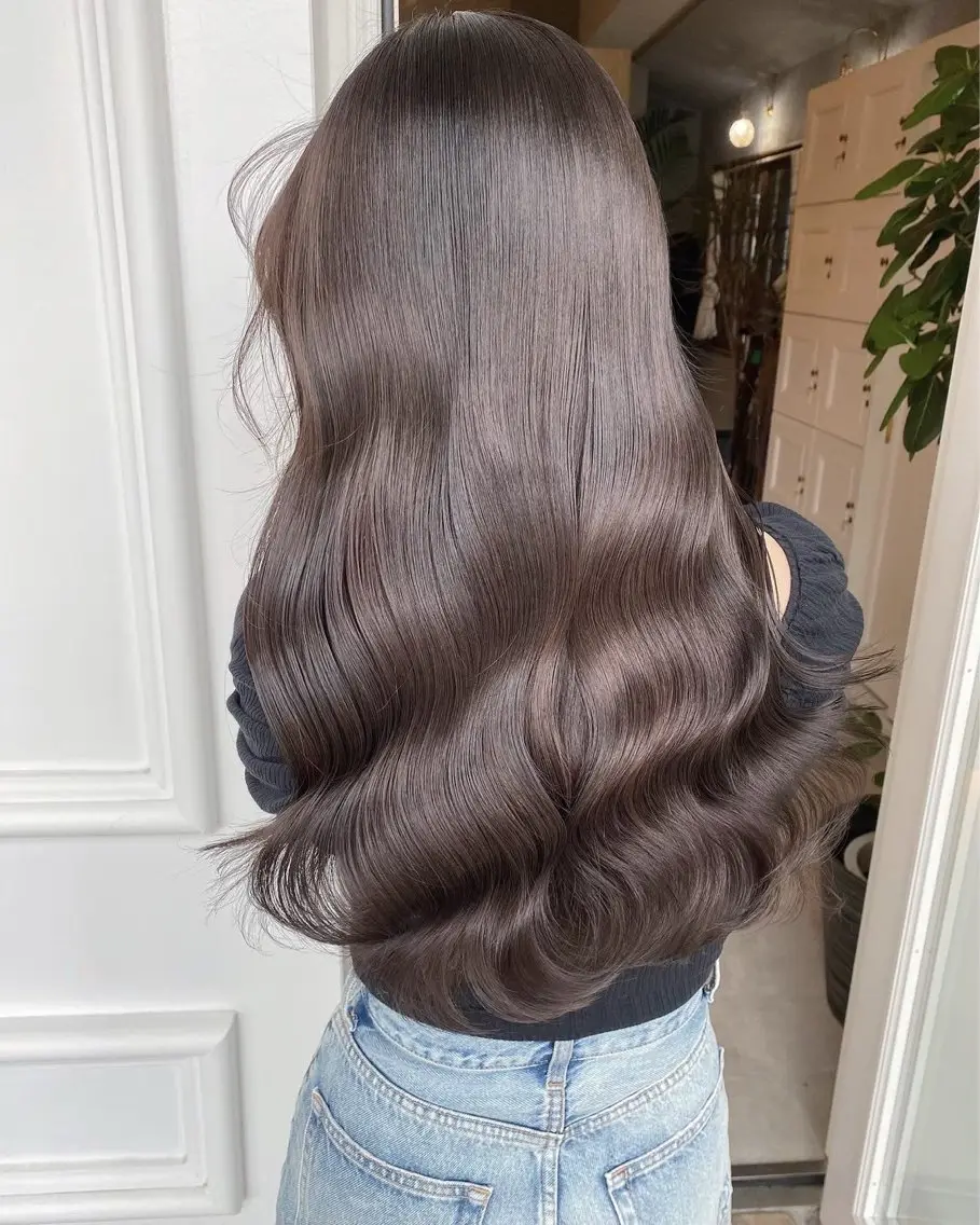 セミロング カット ヘアカラー 佐藤 菜穂のヘアスタイル