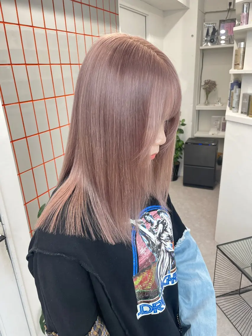 セミロング カラー ベージュカラー ブリーチ ラベンダーカラー ラベンダーベージュ ピンクカラー グレージュ/ベージュ 🎀momo🎀のヘアスタイル