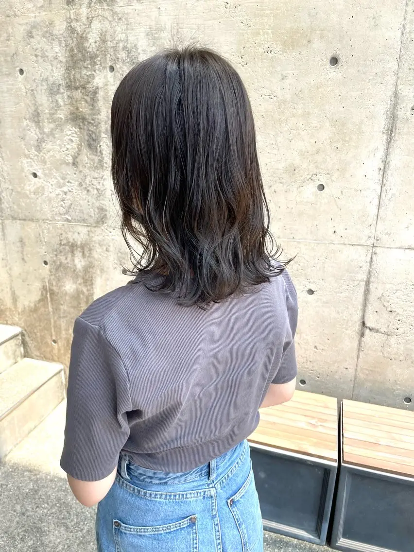 ミディアム カラー アッシュ 日高 香織のヘアスタイル