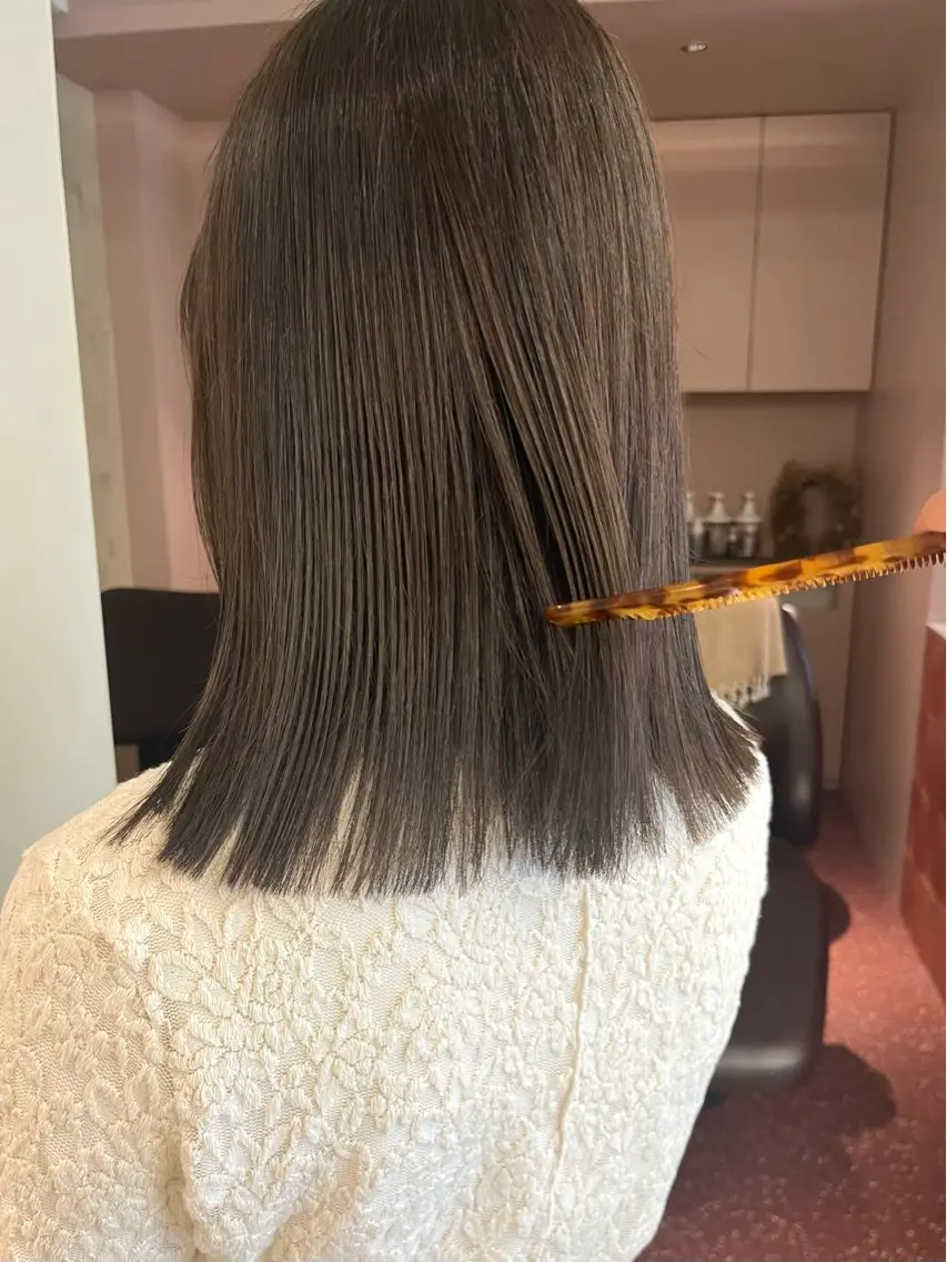 ミディアム カラー ベージュカラー 透明感カラー オリーブベージュ オリーブカラー カット ヘアカラー 西山 紗耶香🪽 透明感カラー/ボブのヘアスタイル